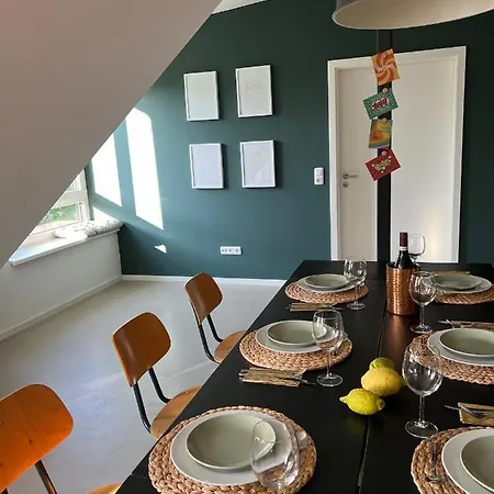 Ruhige Mit 2 Schlafzimmern Auf 80qm Apartment